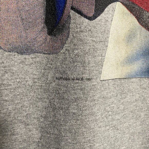 Vintage 1997 MLB Atlanta Braves Helmet SS T-shirt Gray Youth size Large / Mens S - Picture 4 of 6